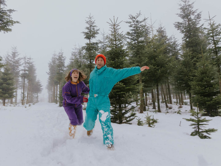 Schneeshooting in bunten Farben und guter Laune © Alina Schessler